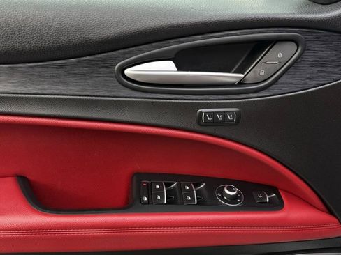 Used 2019 Alfa Romeo Stelvio AWD image 27