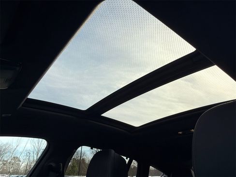 Used 2022 BMW X6 xDrive40i w/ Executive Package image 34