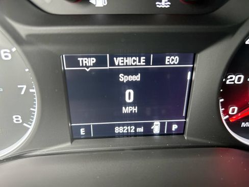 Used 2018 GMC Acadia SLE w/ Driver Alert Package I AWD/4WD image 17