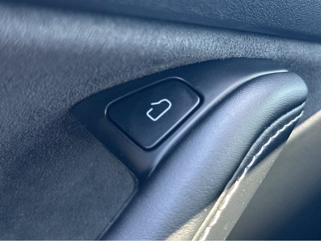 Used 2023 Tesla Model Y Long Range AWD/4WD image 30