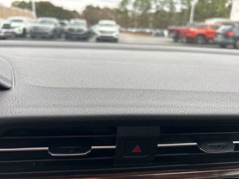 Certified 2020 Volkswagen Passat 2.0T SEL image 17