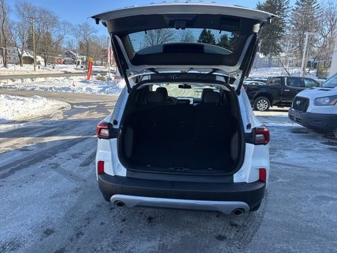 Used 2023 Ford Escape Platinum w/ Premium Technology Package image 9