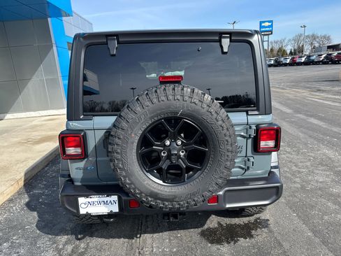 Used 2025 Jeep Wrangler Willys image 8