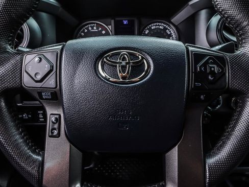 Used 2017 Toyota Tacoma TRD Off-Road w/ Tow Package (A/T) image 14