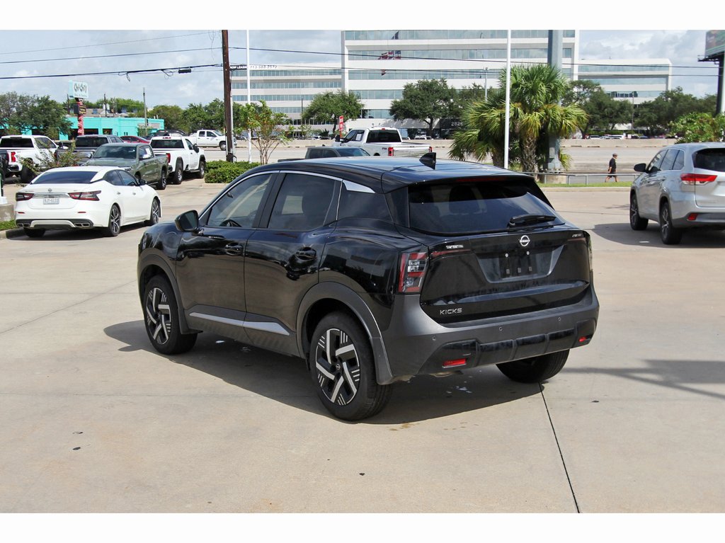 Used 2025 Nissan Kicks SV FWD image 4