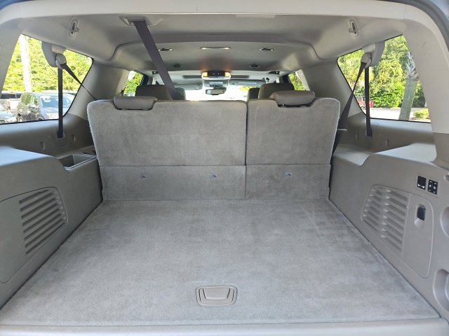 Used 2017 Chevrolet Suburban LT w/ Luxury Package RWD image 7