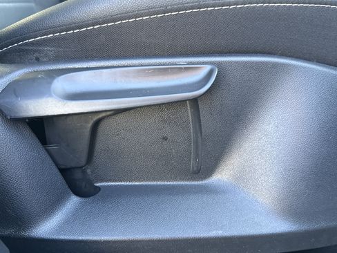 Used 2023 Volkswagen Taos SE w/ Panoramic Sunroof Package image 30