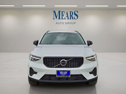 New 2026 Volvo XC40 B5 Core AWD/4WD image 8