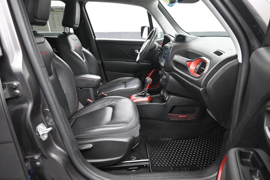 Used 2020 Jeep Renegade Trailhawk w/ Premium Leather Group AWD/4WD image 9