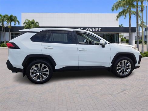 Used 2019 Toyota RAV4 XLE Premium w/ Cold Weather Package image 8