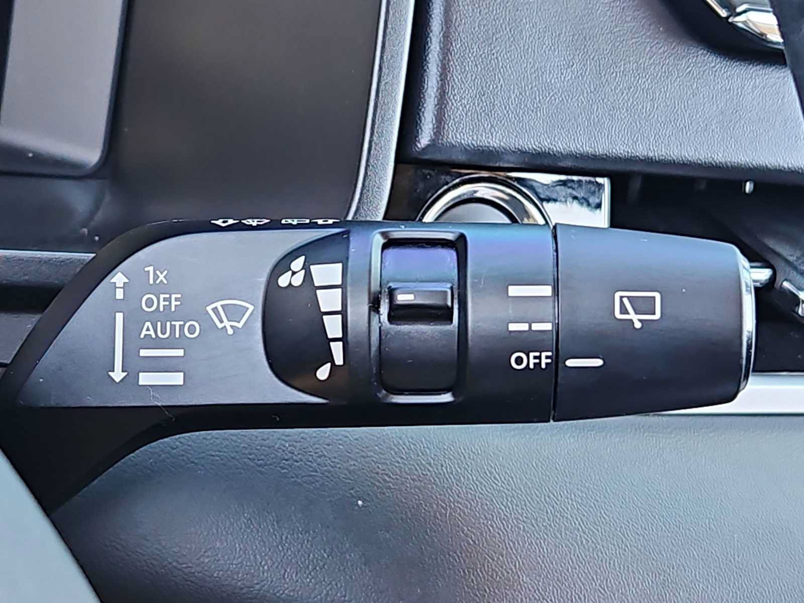 Used 2024 Mitsubishi Outlander SEL FWD image 17
