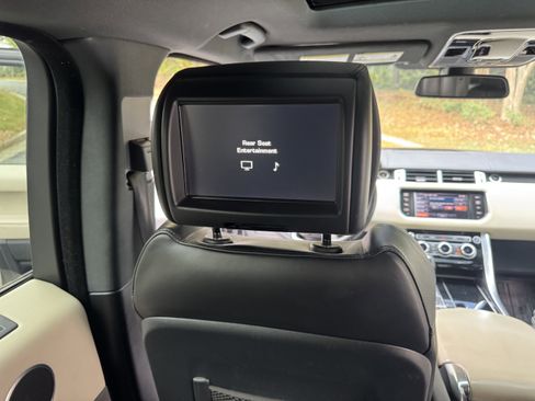 Used 2014 Land Rover Range Rover Sport HSE image 32