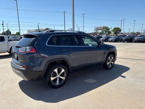 Used 2021 Jeep Cherokee Limited AWD/4WD image 3