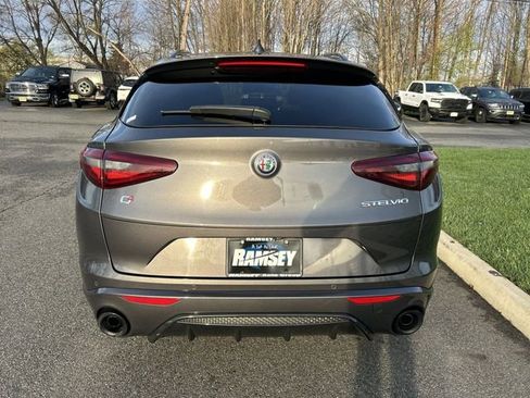 Used 2023 Alfa Romeo Stelvio Veloce image 7