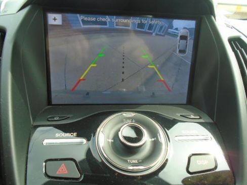 Used 2017 Ford Escape Titanium AWD/4WD image 19