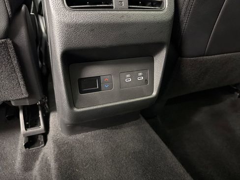 Certified 2025 Nissan Rogue SL w/ Tech Package AWD/4WD image 18