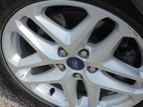 Used 2016 Ford Fusion SE FWD image 18
