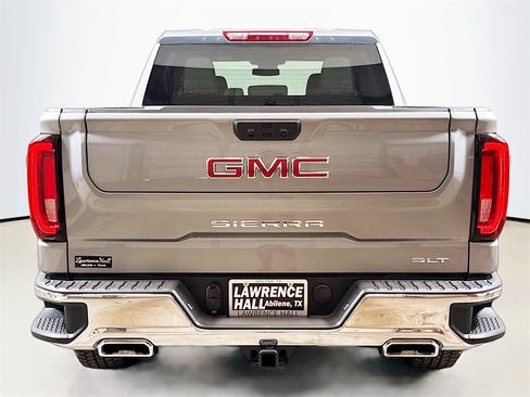 New 2026 GMC Sierra 1500 SLT image 4