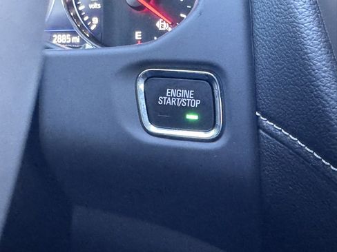 Used 2022 GMC Acadia Denali w/ Denali Technology Package image 6