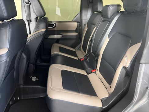 Used 2023 Ford Bronco Wildtrak AWD/4WD image 13