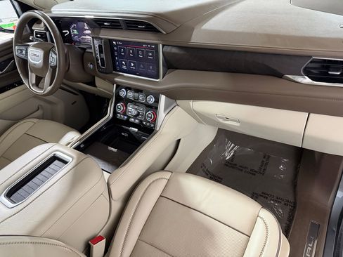 Used 2023 GMC Yukon Denali RWD image 49