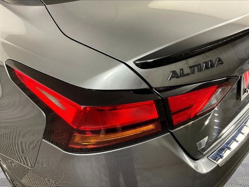 Used 2022 Nissan Altima 2.5 SR w/ Midnight Edition Package FWD image 23