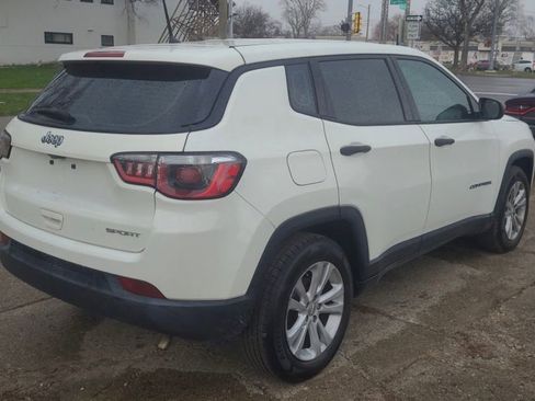 Used 2018 Jeep Compass Sport image 4