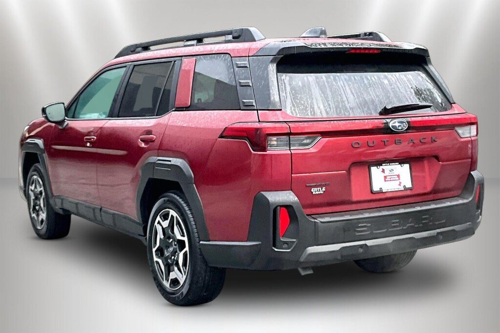 Certified 2026 Subaru Outback Touring AWD/4WD image 4