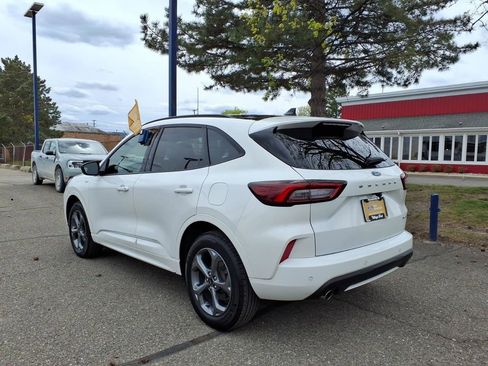 Used 2024 Ford Escape ST-Line w/ Tech Pack #1 AWD/4WD image 9