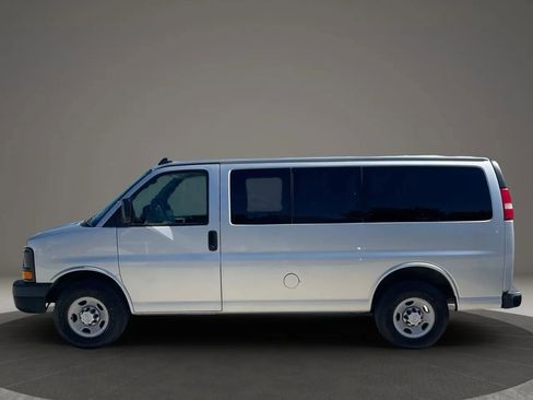 Used 2016 Chevrolet Express 2500 LS image 3