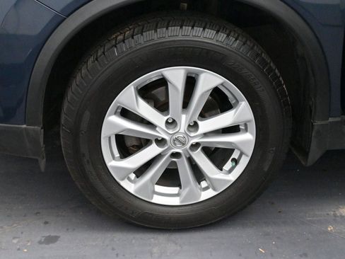 Used 2016 Nissan Rogue SV w/ SV Premium Package image 36