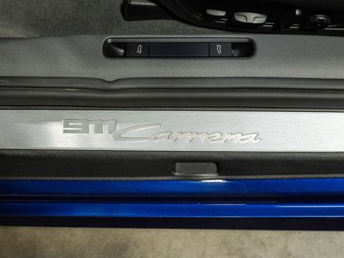 Used 2020 Porsche 911 Carrera w/ Premium Package image 40