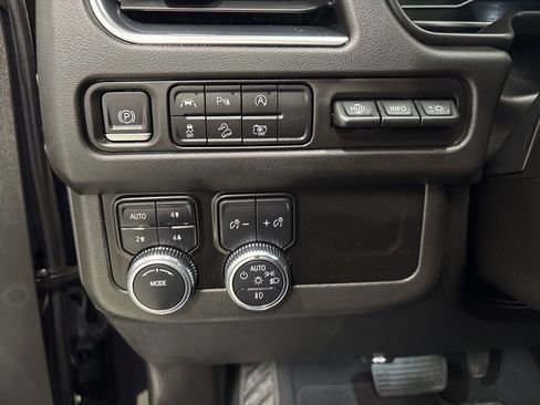 Used 2023 GMC Yukon XL AT4 w/ Technology Package image 24