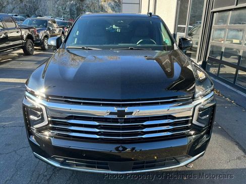Used 2026 Chevrolet Suburban LT image 10