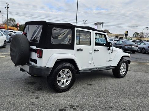 Used 2018 Jeep Wrangler Unlimited Sahara image 11