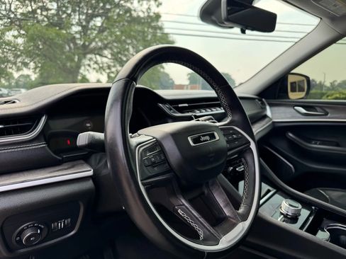 Used 2021 Jeep Grand Cherokee L Limited w/ Luxury Tech Group II image 20