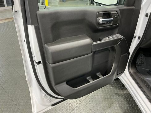 Used 2023 Chevrolet Silverado 1500 Custom image 31