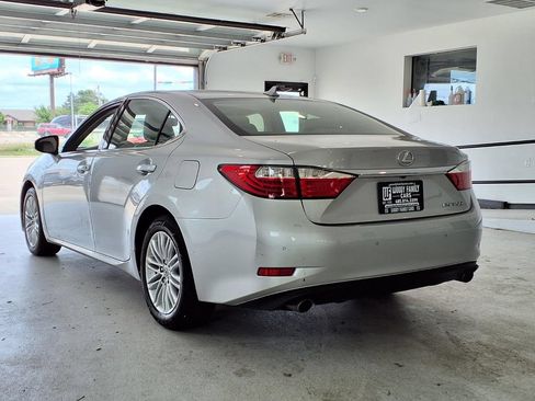 Used 2013 Lexus ES 350 w/ Luxury Pkg FWD image 19