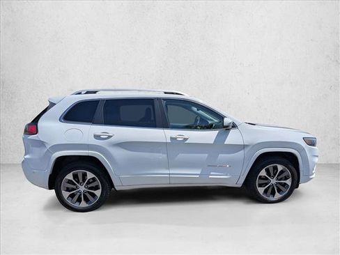 Used 2019 Jeep Cherokee Overland w/ Technology Group AWD/4WD image 4