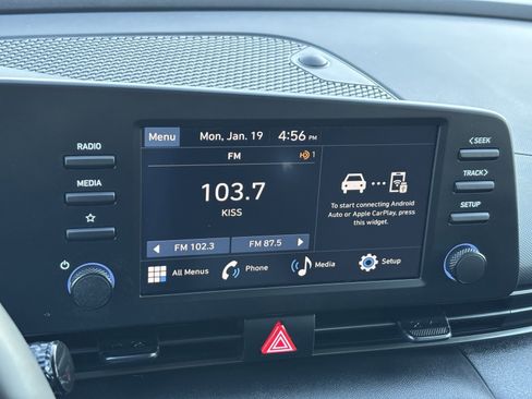 Certified 2025 Hyundai Elantra Sport image 17