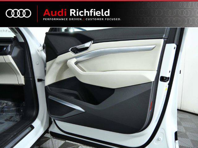 Used 2024 Audi Q8 e-tron Premium Plus w/ Premium Plus Package AWD/4WD image 25