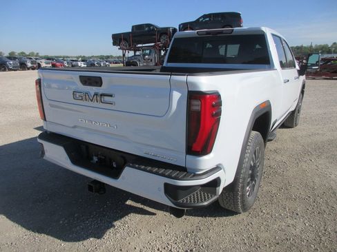 New 2026 GMC Sierra 2500 Denali Ultimate image 5