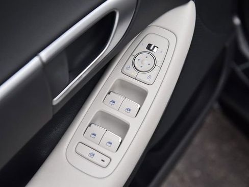 Used 2025 Hyundai Sonata SEL FWD image 8