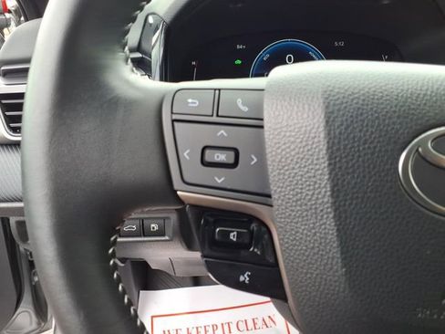 Used 2025 Toyota Camry SE FWD image 23