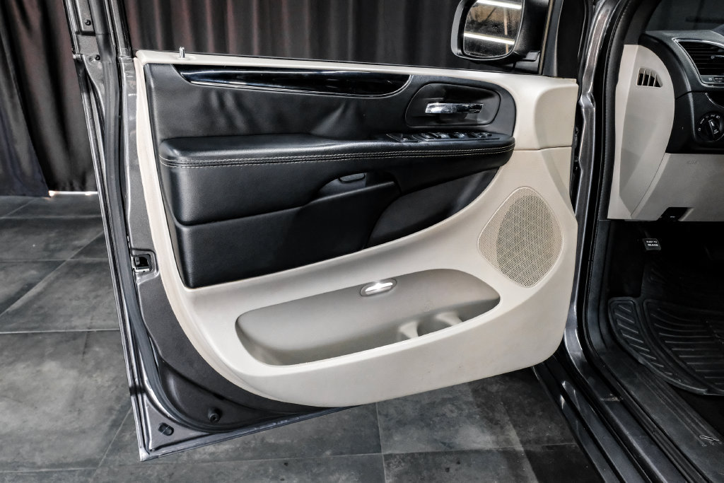 Used 2019 Dodge Grand Caravan SXT FWD image 49