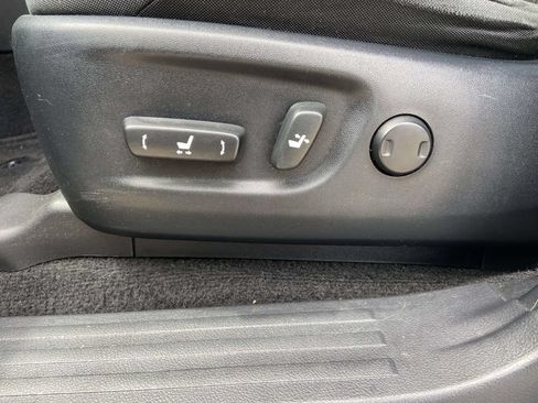Used 2019 Toyota 4Runner TRD Off-Road AWD/4WD image 19