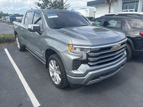 Used 2025 Chevrolet Silverado 1500 High Country RWD image 3