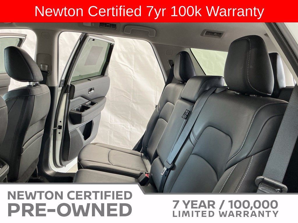 Used 2024 Nissan Pathfinder SL AWD/4WD image 22