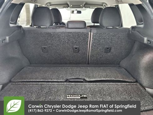 Used 2019 Nissan Rogue Sport S image 31