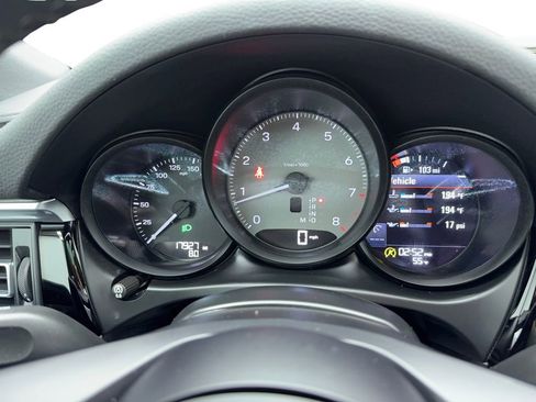 Used 2023 Porsche Macan S image 30